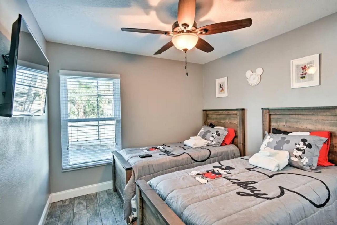Mickeys Landing - Luxury Family 4br - 2 Master Pool Hot Tub Bbq Game Rm 5min Ferienhaus Orlando